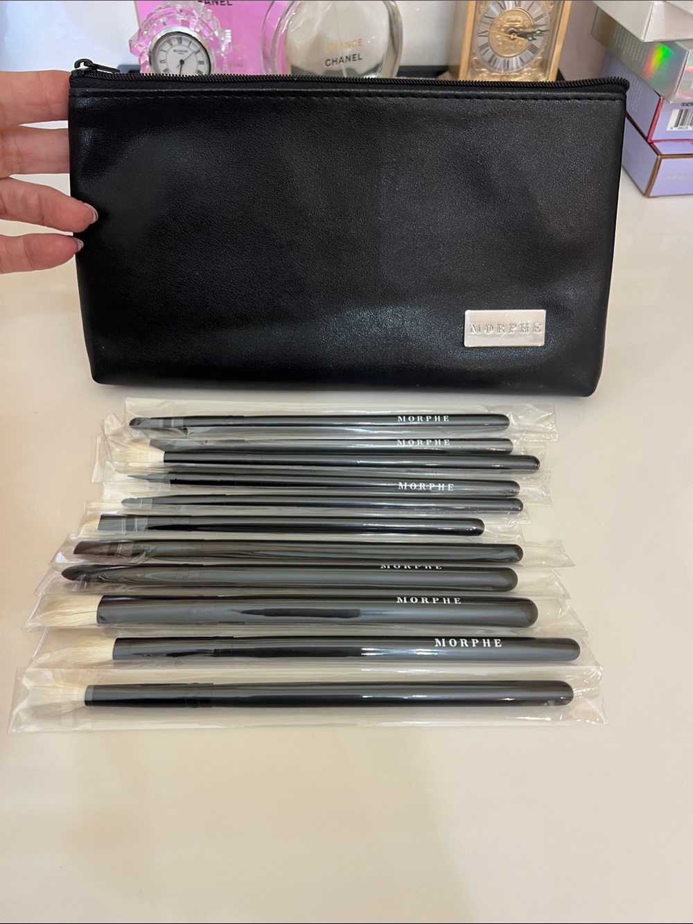 Morphe Black Travel Brush Pouch with 12 Matching Black Brushes.